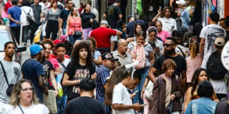 Desemprego sobe para 5,8% no Brasil, mas mercado de trabalho mantém nível elevado de ocupação